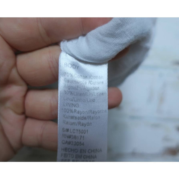 UO Lucca Couture Emory Striped Button-Down Cotton + Linen Cropped Top - Picture 9 of 11